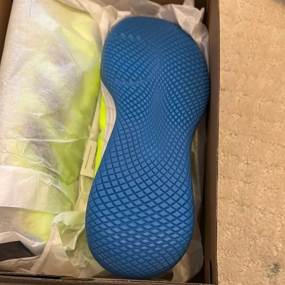 NWT Mens Adidas Adizero Fastcourt Shoes size 8.5 - Picture 4 of 6